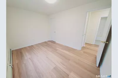 575 Burnsford Avenue, Bridgeport, CT 06606 - Photo 8