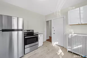 89 Maplewood Ave, West Hartford, CT 06119 - Photo 4