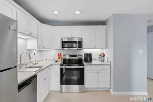 302 Limner Cir, Rocky Hill, CT 06067 - Photo 12