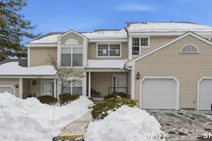 302 Limner Cir, Rocky Hill, CT 06067 - Photo 2