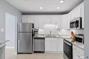 302 Limner Cir, Rocky Hill, CT 06067 - Photo 14