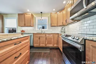 28 Beacon St, Beacon Falls, CT 06403 - Photo 14