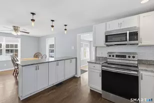 322 Tunxis Ave, Bloomfield, CT 06002 - Photo 14