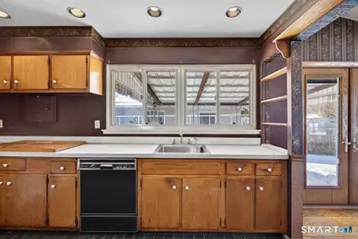 15 Ferndale Place, Stratford, CT 06614 - Photo 10