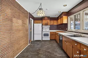 15 Ferndale Pl, Stratford, CT 06614 - Photo 14