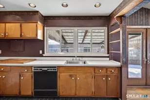 15 Ferndale Pl, Stratford, CT 06614 - Photo 12