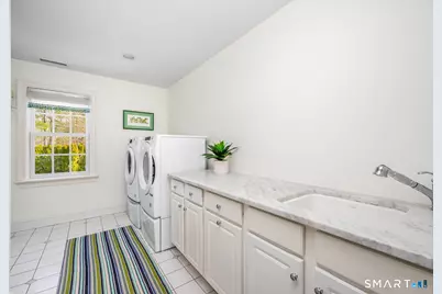 15 Waterbury Lane, Darien, CT 06820 - Photo 32