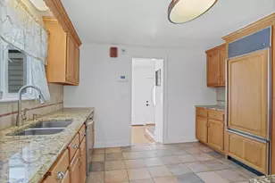 37 Glen Ave, Norwalk, CT 06850 - Photo 8