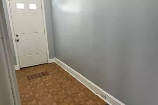 62 Rowe Ave, Hartford, CT 06106 - Photo 2