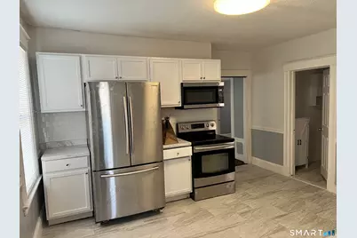 62 Rowe Avenue, Hartford, CT 06106 - Photo 4