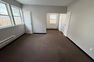 241 Lincoln St, Waterbury, CT 06710 - Photo 8