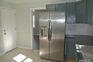 492 W River St, Milford, CT 06461 - Photo 4