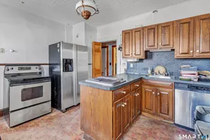 22 Monroe St, Bridgeport, CT 06605 - Photo 14