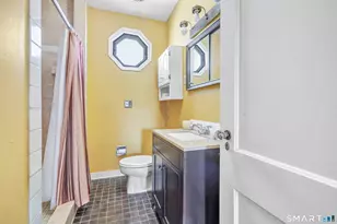 22 Monroe St, Bridgeport, CT 06605 - Photo 26