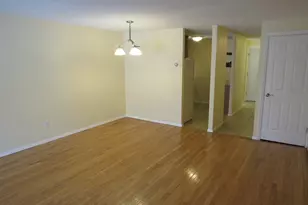 138 Williamstown Ct, Newington, CT 06111 - Photo 2