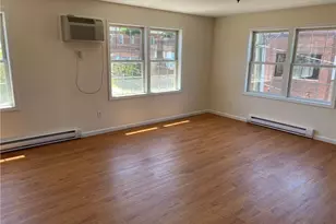 7 New St, Danbury, CT 06810 - Photo 4