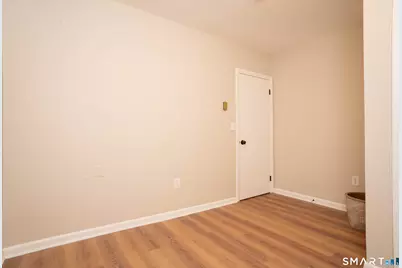 31 Hall Avenue, Wallingford, CT 06492 - Photo 8