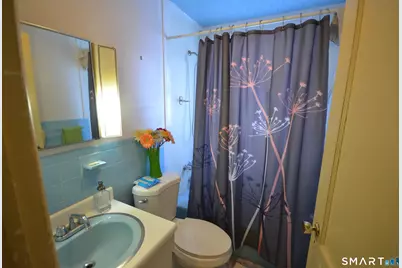 85 Alexander Drive, Bridgeport, CT 06606 - Photo 18