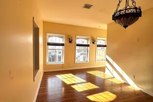 32 W Main St, Groton, CT 06355 - Photo 1