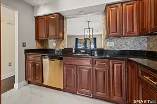 2 Brentwood Dr, Wallingford, CT 06492 - Photo 8