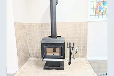 34 Maltby Avenue, West Haven, CT 06516 - Photo 10