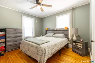 20 Pleasant St, Windsor Locks, CT 06096 - Photo 12