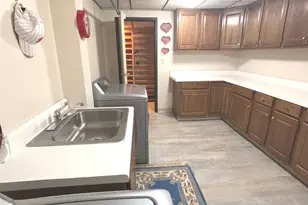 10 Ironwood Ln, West Hartford, CT 06117 - Photo 36