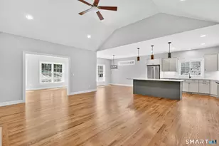 46 Liberty Ln, Enfield, CT 06082 - Photo 4
