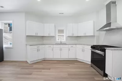 16 Arch Street, Waterbury, CT 06710 - Photo 6