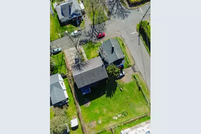 25 Andrews Street, Meriden, CT 06451 - Photo 2