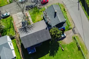 25 Andrews St, Meriden, CT 06451 - Photo 2