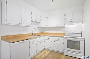 29 Canterbury Arms, New Milford, CT 06776 - Photo 8