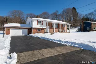 90 Rolling Ridge Rd, Hamden, CT 06518 - Photo 2