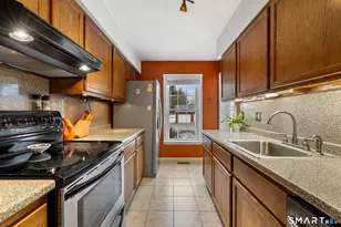 13 Riverview Dr, East Windsor, CT 06088 - Photo 4