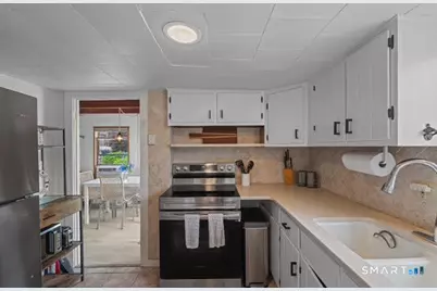 42 Noble Avenue, Groton, CT 06340 - Photo 2