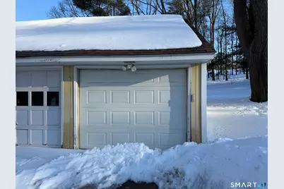 Garage - 1 Bay Rental 249 Felt Road, South Windsor, CT 06074 - Photo 1