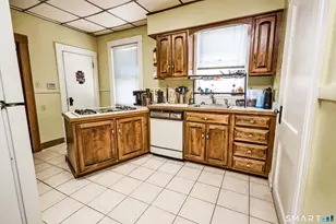 74 Harlem Ave, Bridgeport, CT 06606 - Photo 12