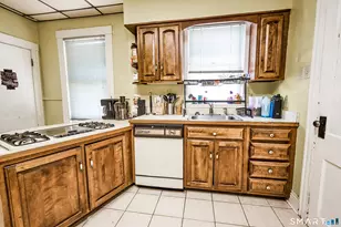 74 Harlem Ave, Bridgeport, CT 06606 - Photo 12