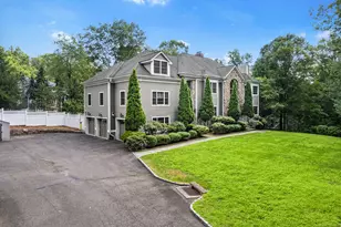 40 Wildwood Rd, Stamford, CT 06903 - Photo 32