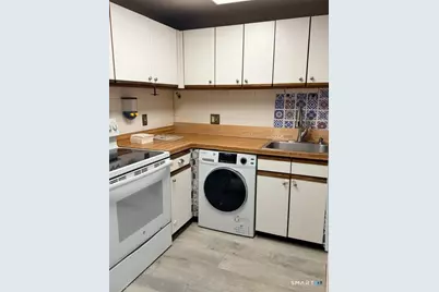 227 Burgundy Hill Lane #227, Middletown, CT 06457 - Photo 2