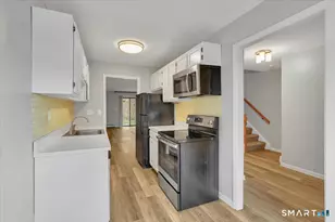 10 Briar Ct, Cromwell, CT 06416 - Photo 6