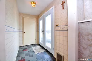 160 Meadow Lark Dr, Waterbury, CT 06708 - Photo 34