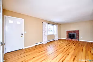 160 Meadow Lark Dr, Waterbury, CT 06708 - Photo 8