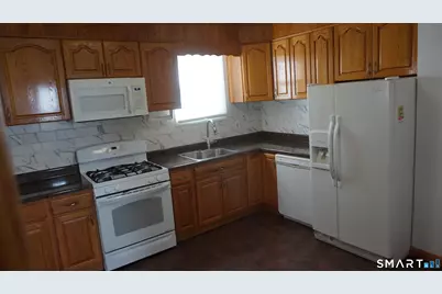 154 Lockwood Avenue, Stamford, CT 06902 - Photo 4