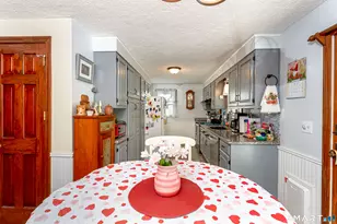 79 Roosevelt Blvd, Enfield, CT 06082 - Photo 12