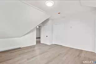 32 Lamberton St, New Haven, CT 06519 - Photo 2