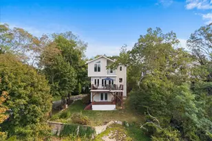 33 Jefferson Pl, Branford, CT 06405 - Photo 2