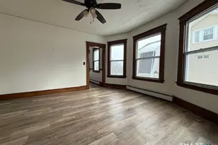 16 Clifton Ave, Waterbury, CT 06710 - Photo 14