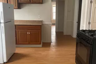 21 Taylor St, Waterbury, CT 06702 - Photo 2