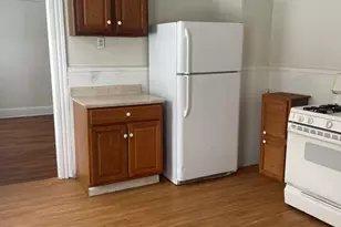 21 Taylor St, Waterbury, CT 06702 - Photo 2